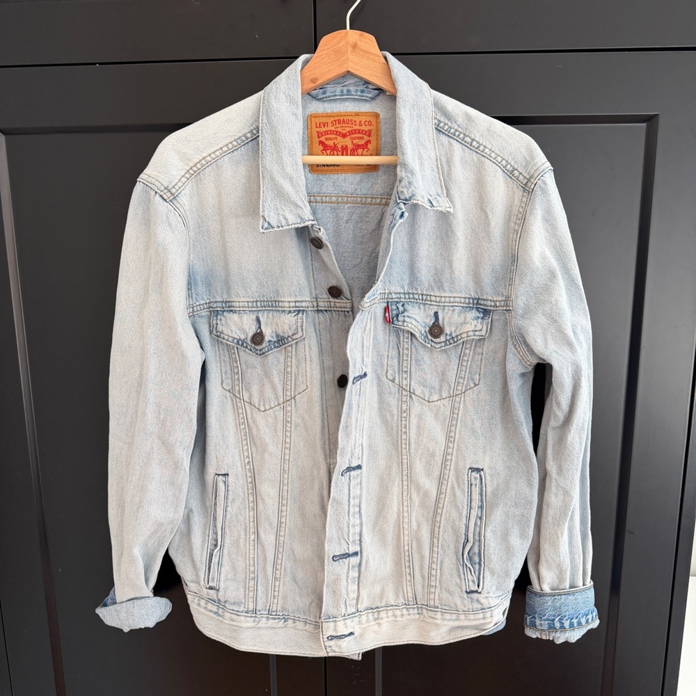 Levi's Lightweight Trucker Denim Jacket - size medium